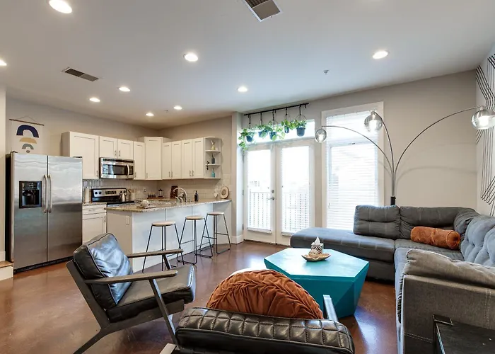 Nashville Condo - Near Music Row- Private Balcony