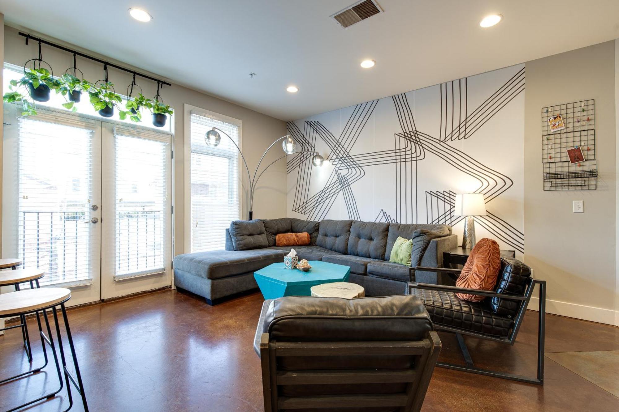 - Near Music Row- Private Balcony Nashville