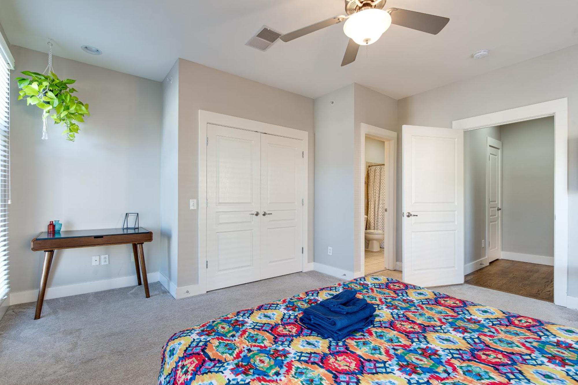 - Near Music Row- Private Balcony Nashville