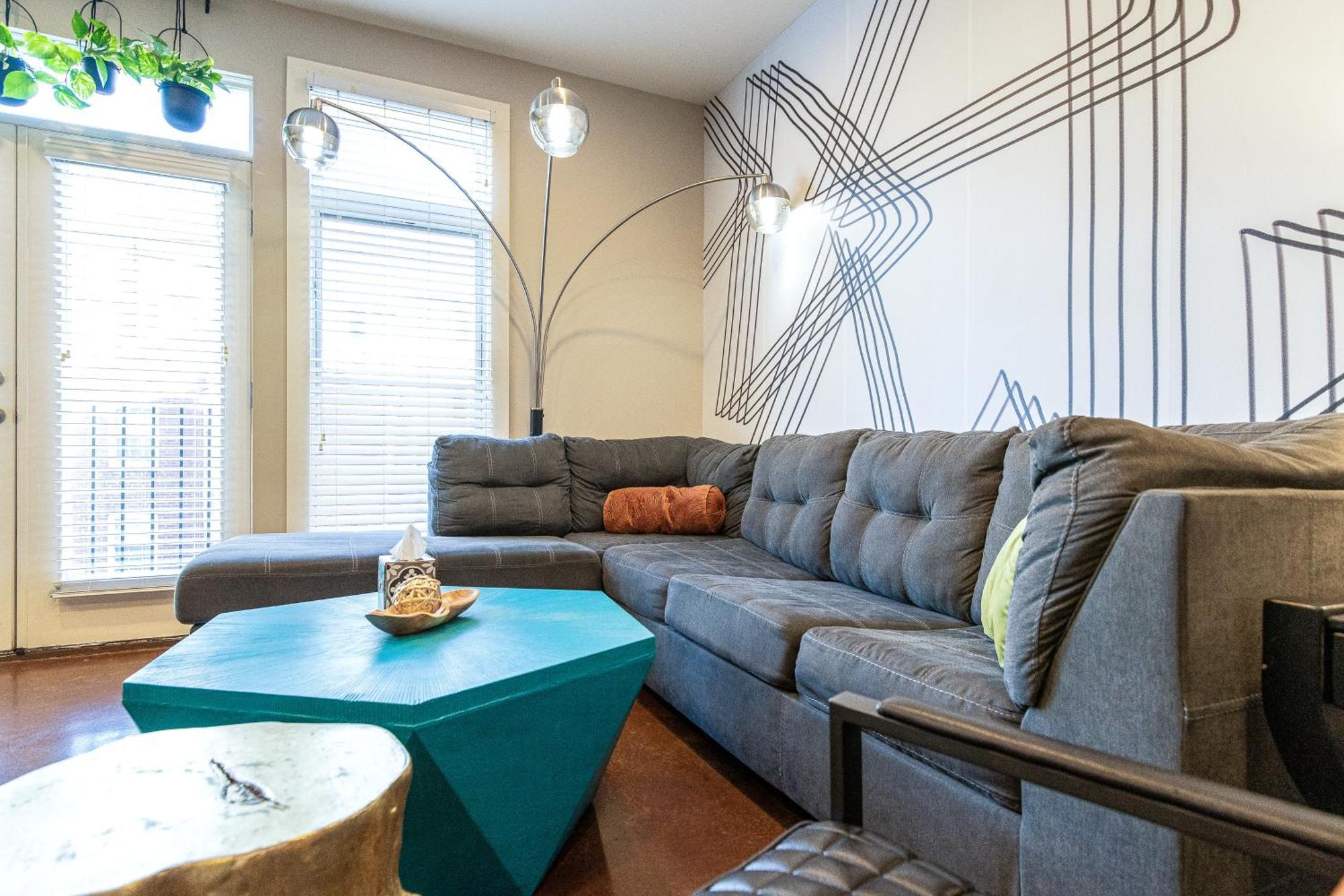 - Near Music Row- Private Balcony * Nashville