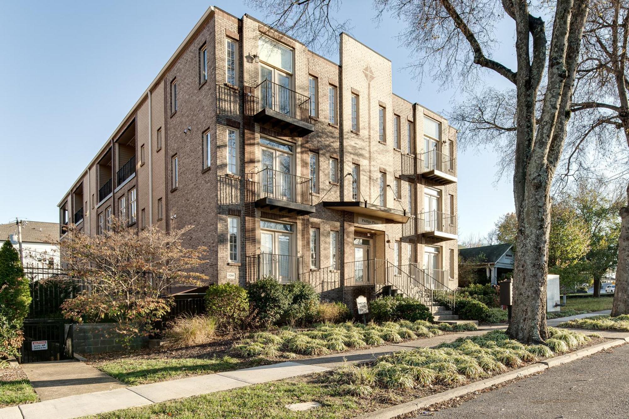 Apartment - Near Music Row- Private Balcony *